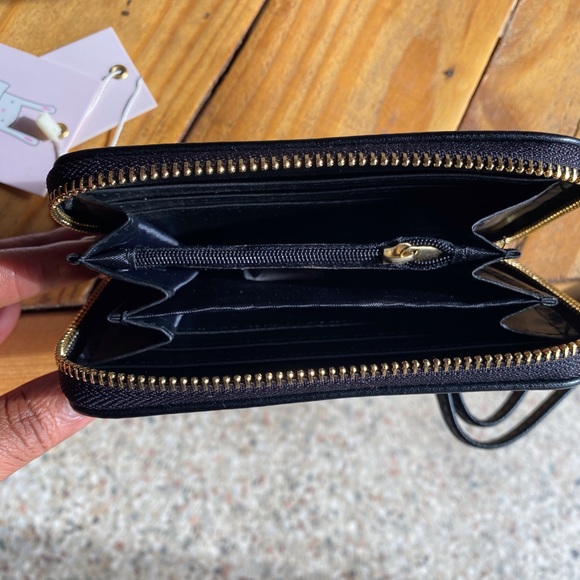 Dani Single Black Wallet w/Wrist Strap - Picture 9 of 10